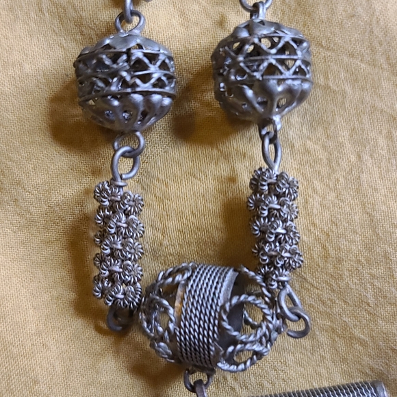 Unique Vintage Indian Filigree Metal Beaded Chandelier Tassle Necklace - Rare - Picture 8 of 10